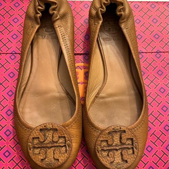 Tory Burch Cognac Leather Brown Reva Pebbled Flats - Picture 1 of 7